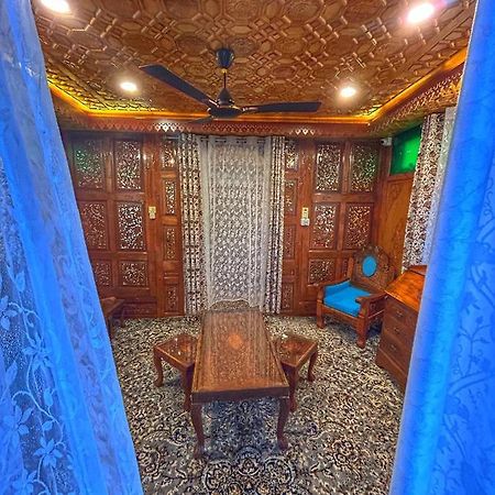 Exotic Young Shreen Houseboat Hotel Srīnagar Eksteriør billede