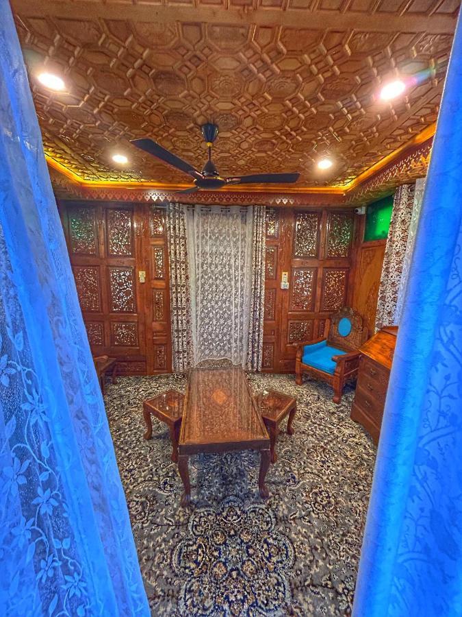 Exotic Young Shreen Houseboat Hotel Srīnagar Eksteriør billede