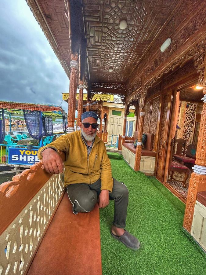 Exotic Young Shreen Houseboat Hotel Srīnagar Eksteriør billede