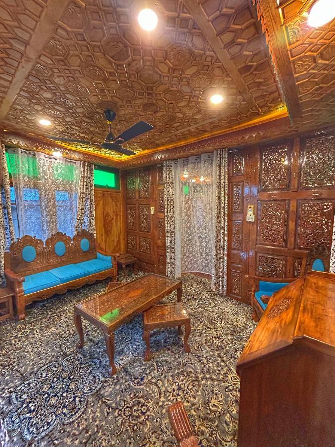 Exotic Young Shreen Houseboat Hotel Srīnagar Eksteriør billede