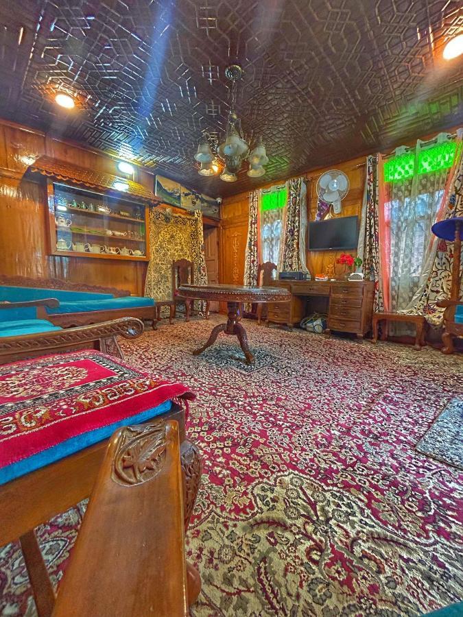 Exotic Young Shreen Houseboat Hotel Srīnagar Eksteriør billede
